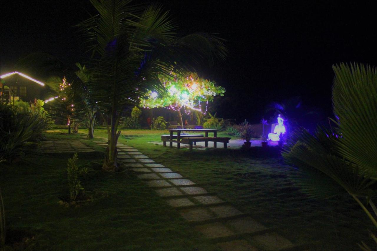 Lotus Sutra Hotel Arambol Buitenkant foto
